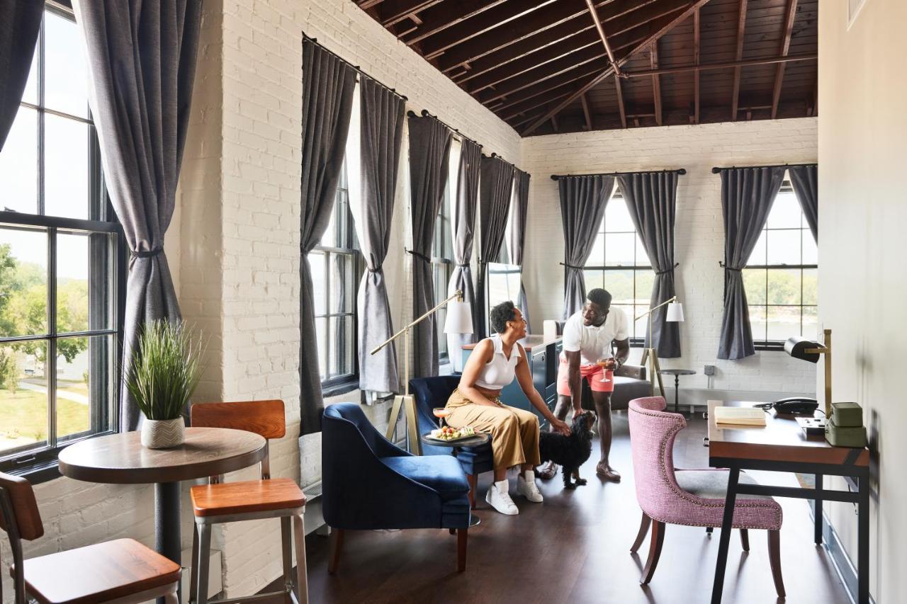 The Confluence Hotel 해이스팅스 외부 사진